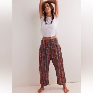 Rare We The Free Lunan Crop size xs, but would fit small or medium.